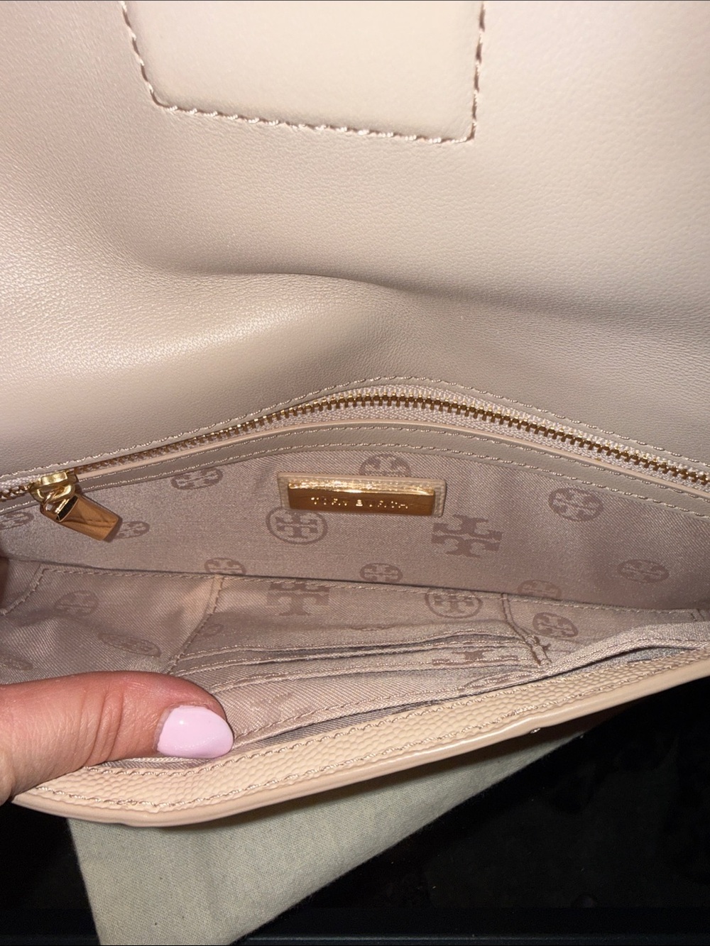 Tory Burch Blush Pink Leather Envelope Clutch with Gold Logo Hardware - Picture 4 of 4